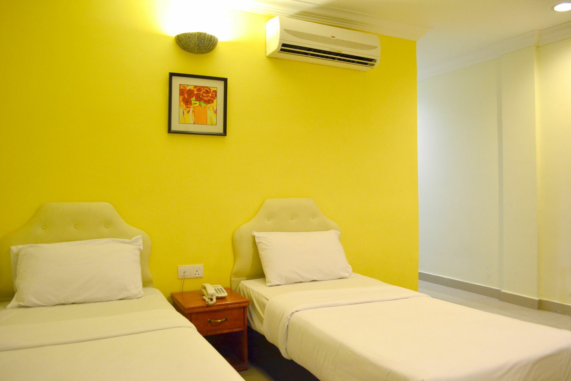 Sun Inns Hotel Пухонг Екстериор снимка