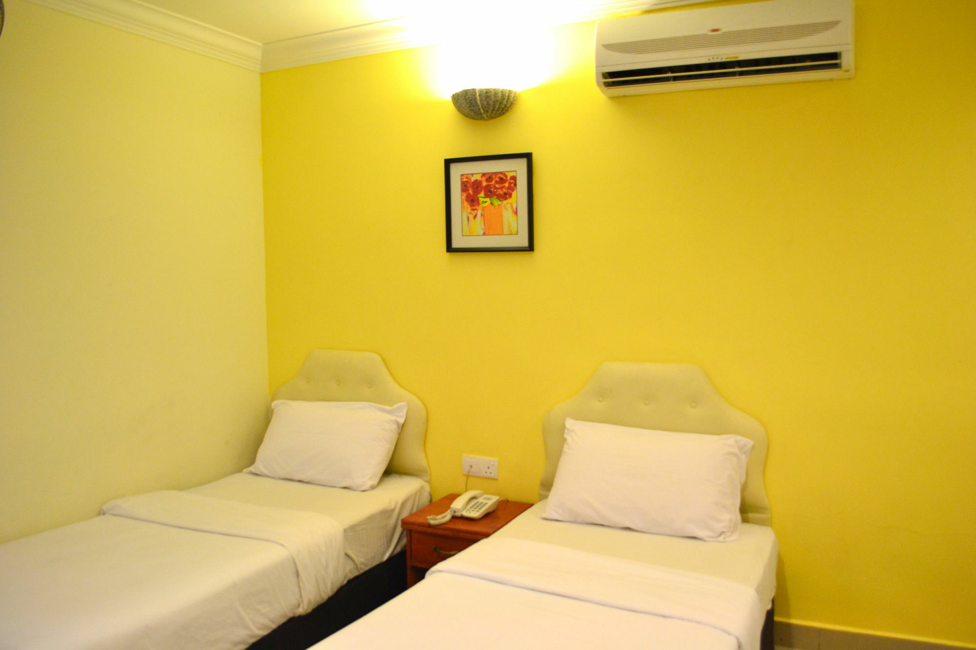 Sun Inns Hotel Пухонг Екстериор снимка